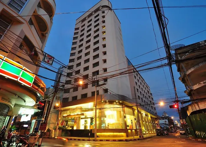 Mayflower GrandeHatyai Hotel